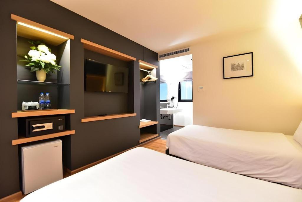The Three Hat Yai Exterior photo