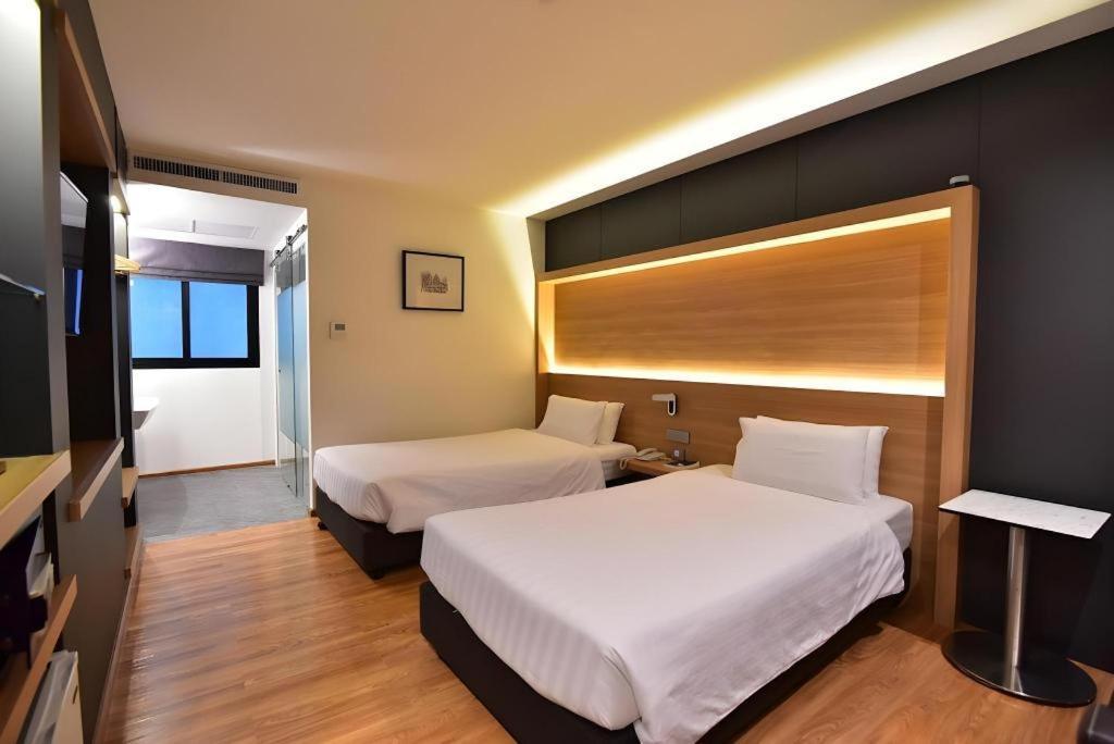 The Three Hat Yai Exterior photo