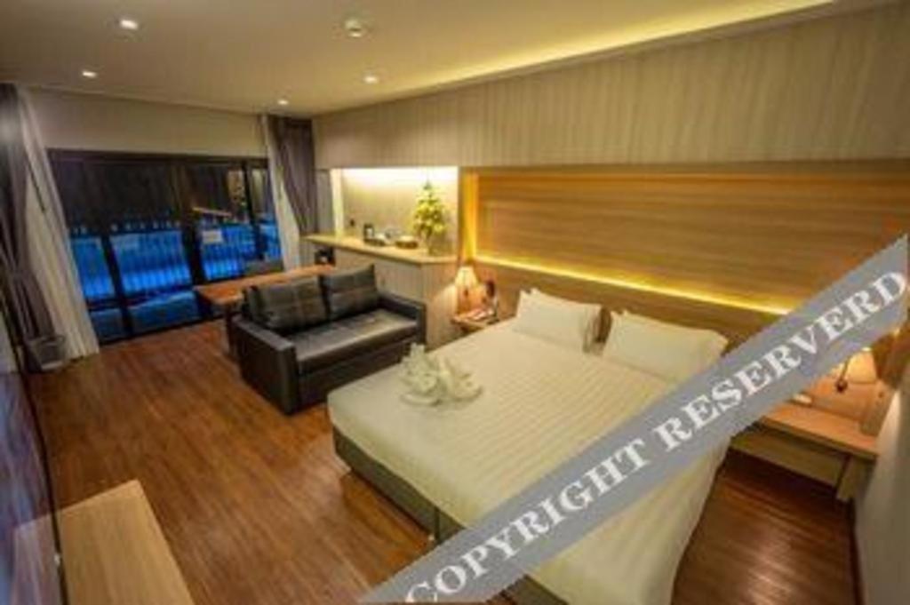 The Three Hat Yai Exterior photo