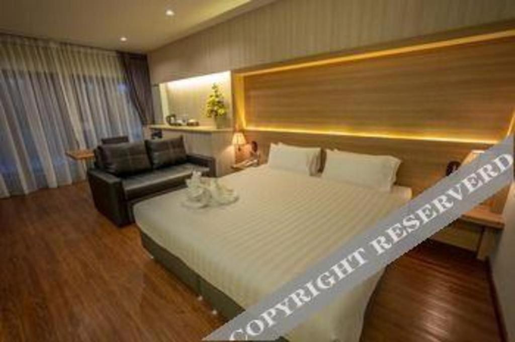 The Three Hat Yai Exterior photo
