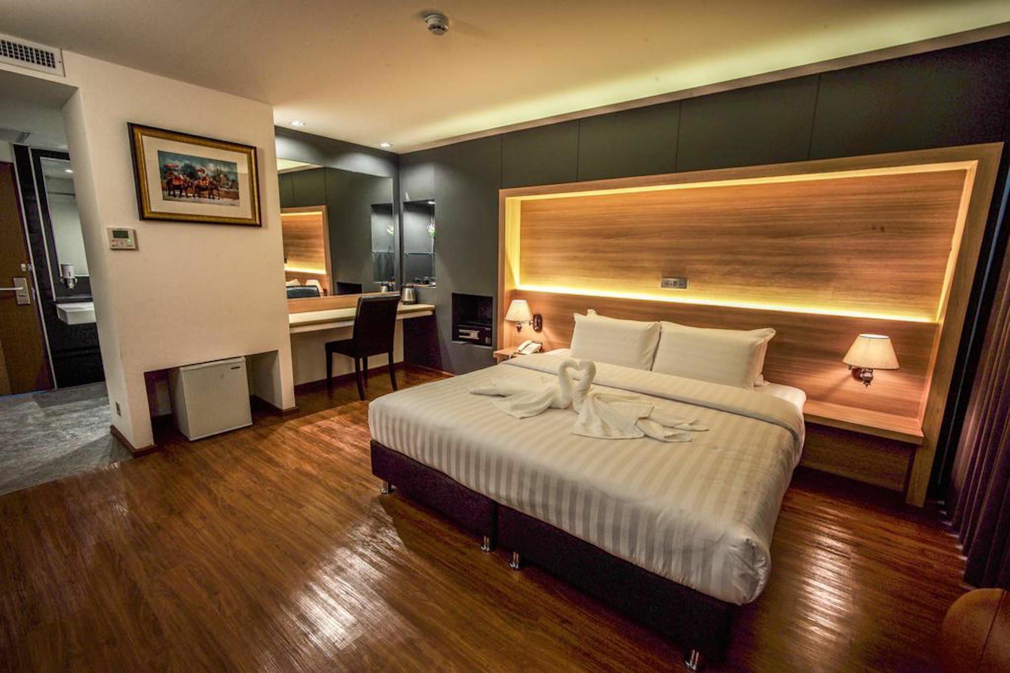 The Three Hat Yai Exterior photo